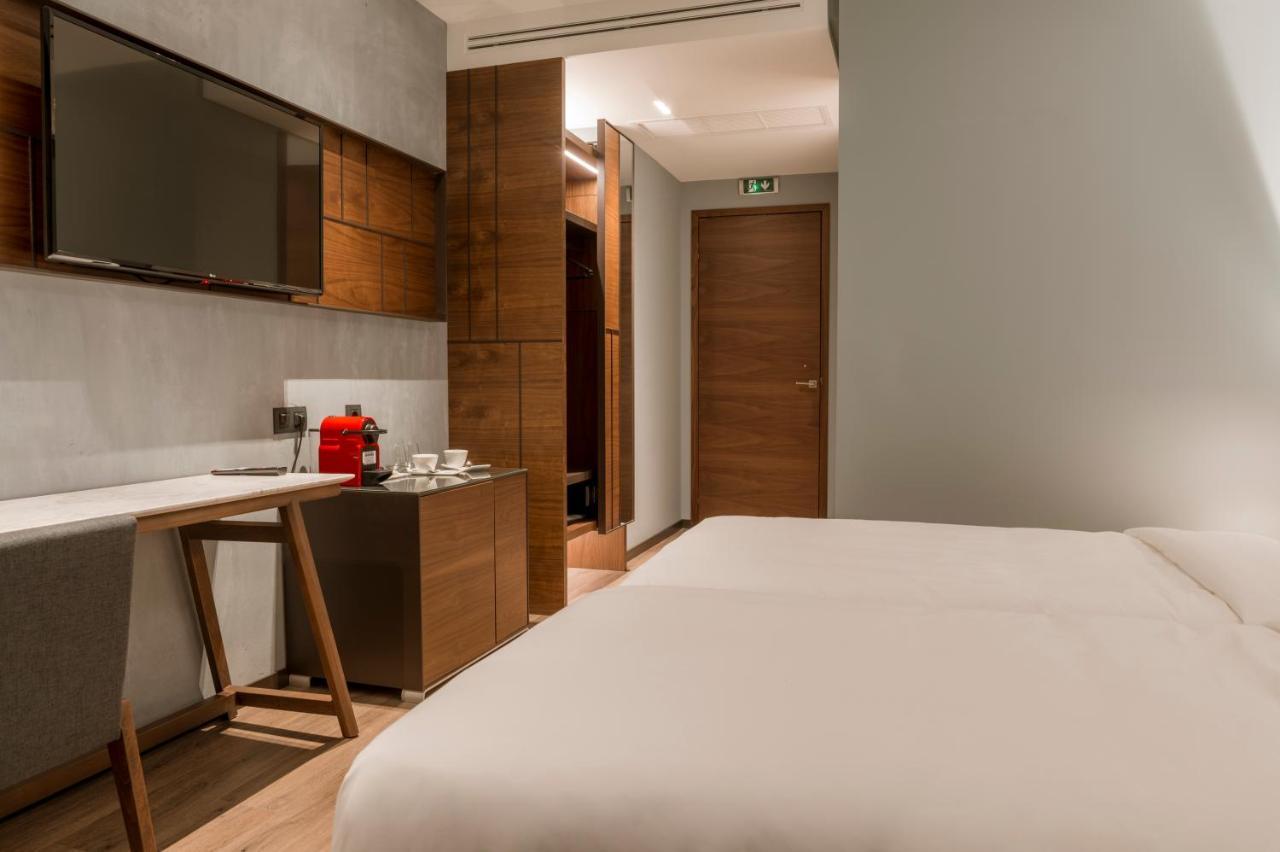 Aya Hotel Drama Bagian luar foto